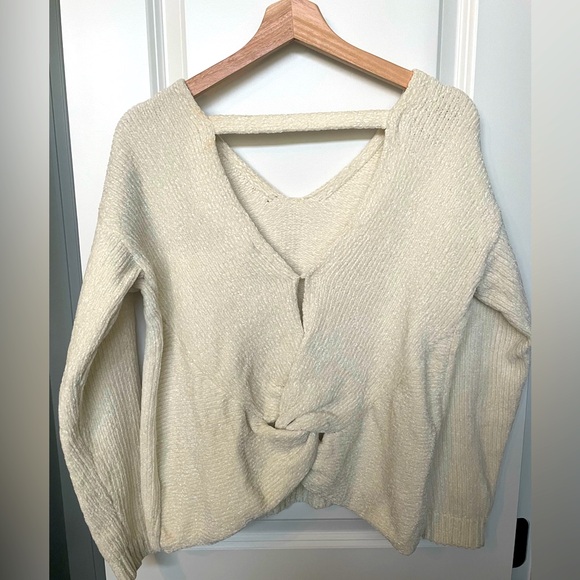 Cream v neck sweater - Picture 3 of 4